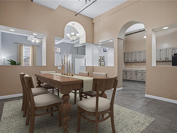 4th image of 148 Bernon St APT 7