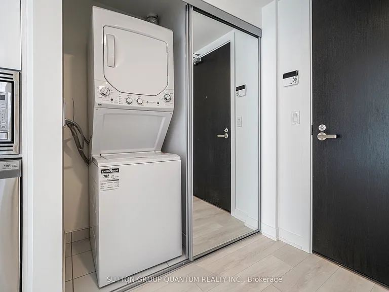 18 Maitland Ter #902 — Photo 13