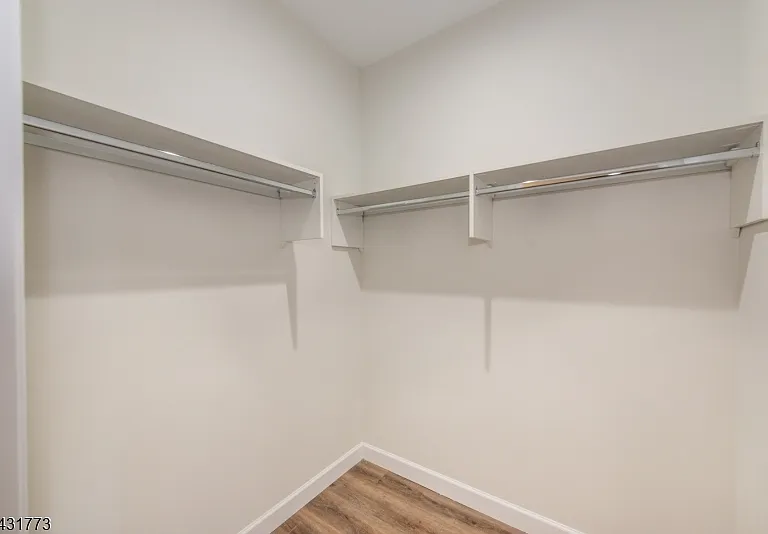515 Union Blvd #28 — Photo 12
