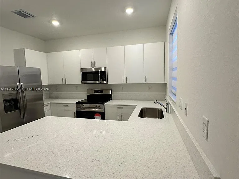 2889 SE 25rd 2889 Homestead #2889 — Photo 6