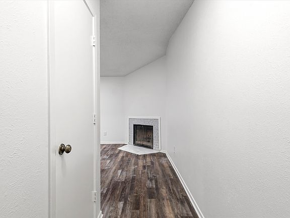 4th image of 4830 Gatewood Rd