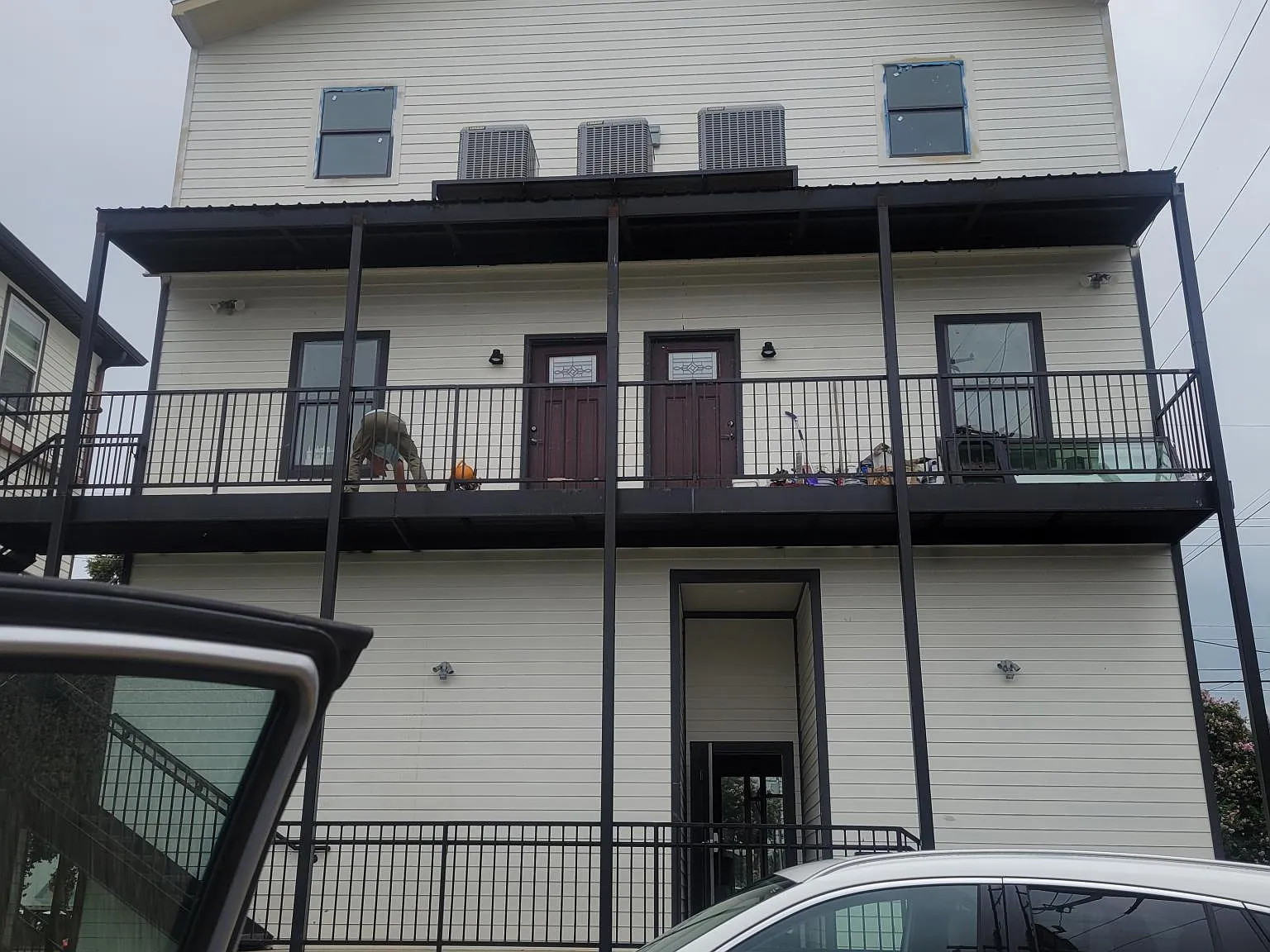 3 bed, 3.5 bath, 1600 sqft, $2,550 — Photo 1