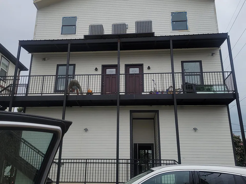 608 Harrison Ave #2A