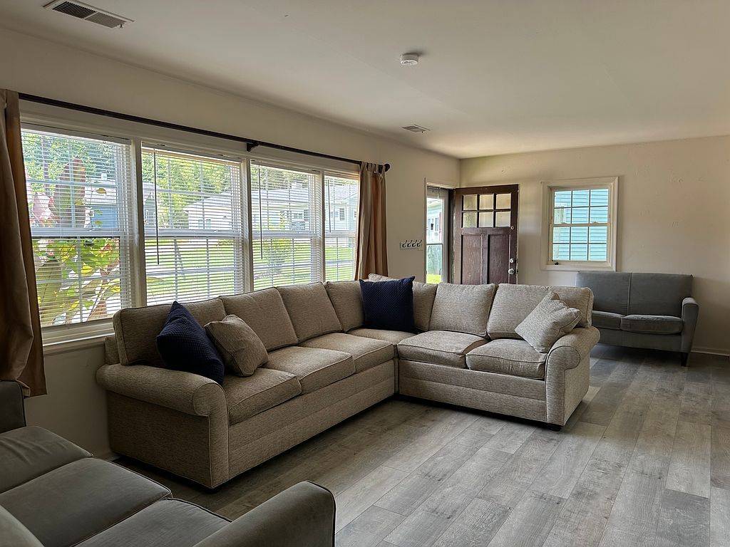 69 Kennard Dr - Property Image
