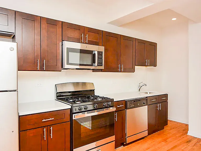 1555 N Mohawk St #3B — Photo 2