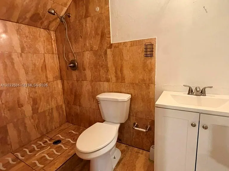 274 NE 141st St #3C — Photo 15
