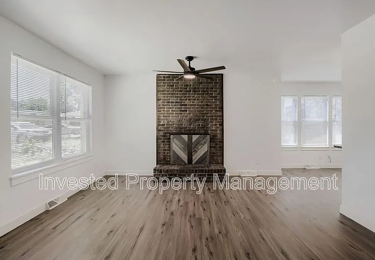 6473 Newcombe Ct — Photo 4