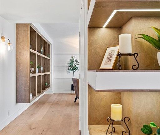 5th image of 3111 Bel Air Dr Unit 8F