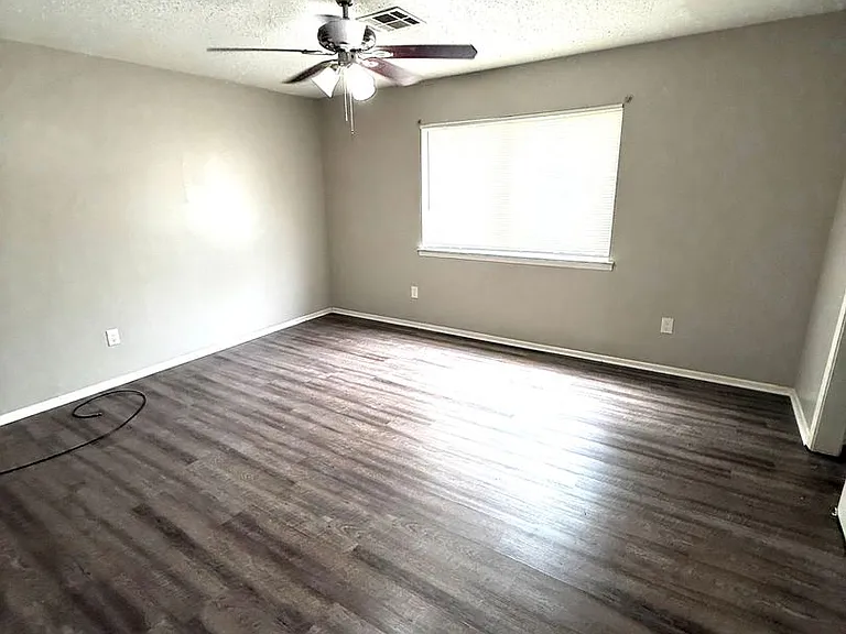 5712 Roxboro Dr — Photo 11