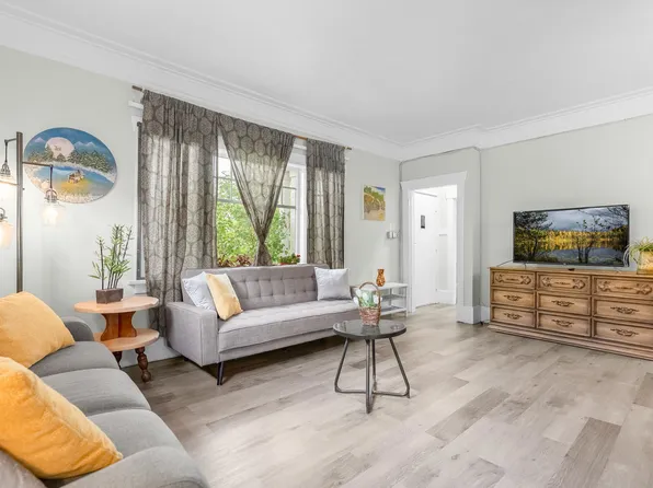3425 W 8th Ave, Vancouver, BC V6R 1Y6