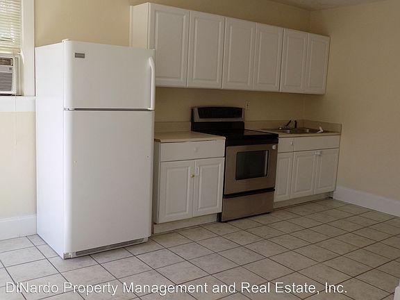2nd image of 413 N Oleander Ave APT 3
