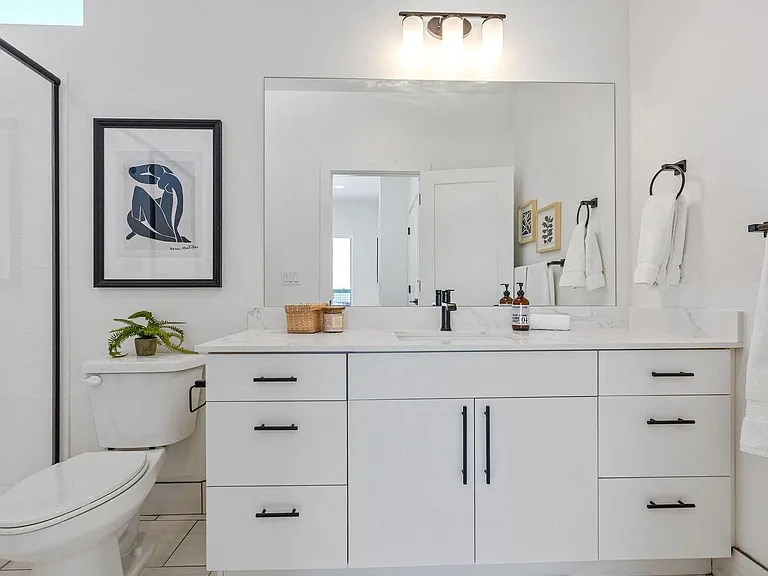 Central Heights Townhomes — Photo 50