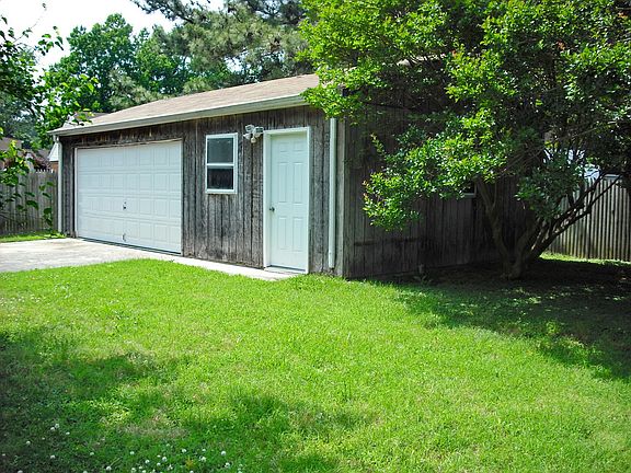 5th image of 5834 Woodside Ln