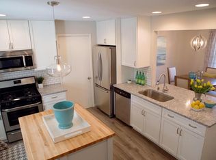 W55N804 Cedar Ridge Dr, Cedarburg, WI 53012