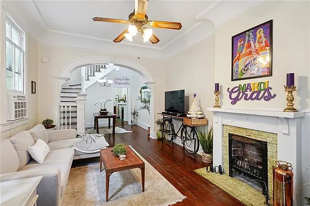 2 bed, 1.5 bath, 1245 sqft, $2,100 — Photo 3
