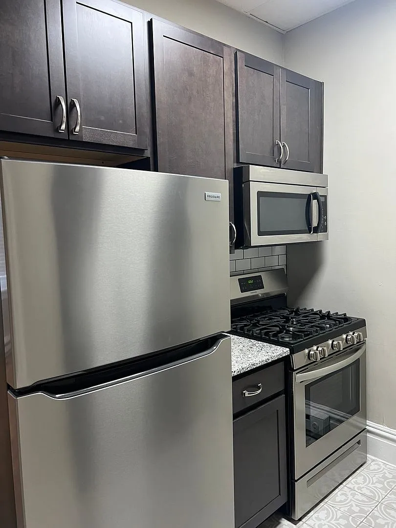 102 S Hanover St — Photo 4