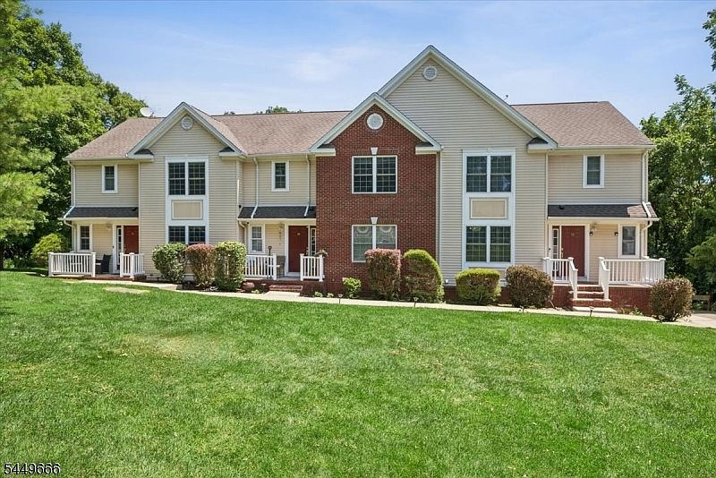 1st image of 52 Henry Ct