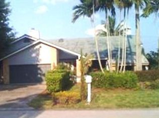 20101 Skokie Dr, Hialeah, FL 33015