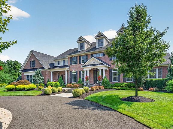 2nd image of 106 Ashley Ct
