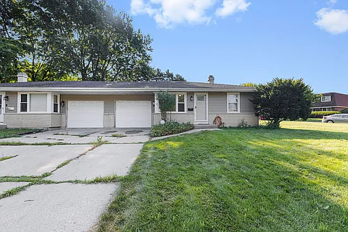 621 Hiawatha Dr Photo 1