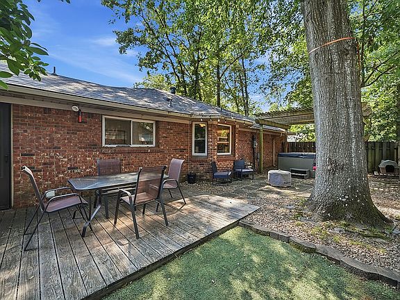 2nd image of 7 Woodbridge Dr