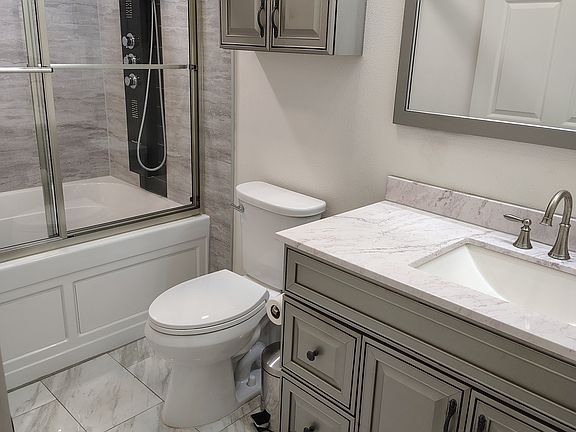 5th image of 2972 Quebec Dr