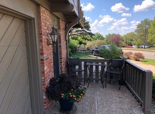 1524 Saint Andrews Dr, Lawrence, KS 66047