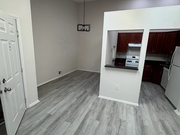 31 Rachel Ct — Photo 2