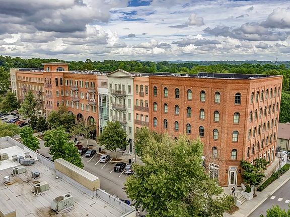 5th image of 360 Chambers St #470