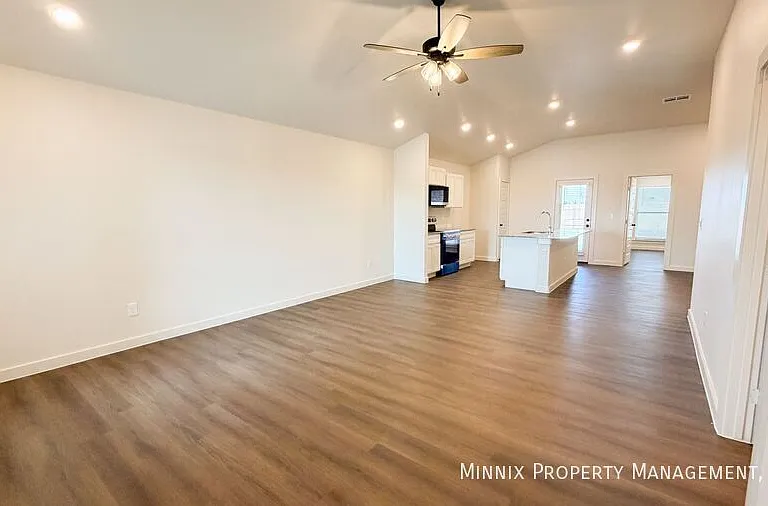 1202 Cottonwood Ave — Photo 6