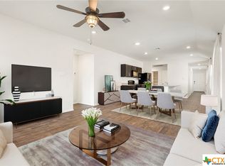 118 Dorchester Dr, Uhland, TX 78640