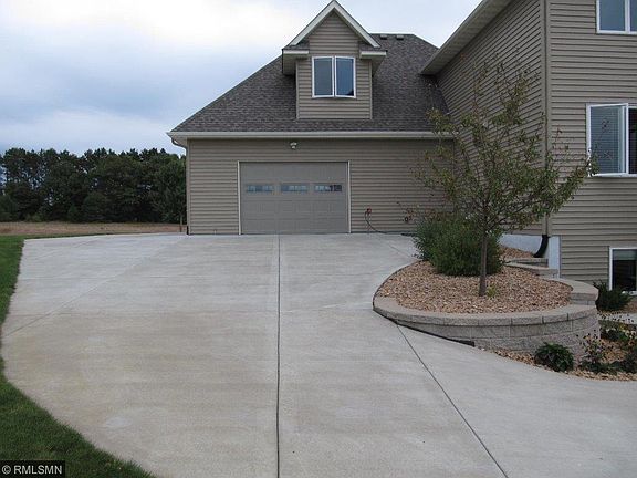 3rd image of 20470 Ivywood St