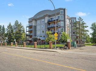 Creek Side, Edmonton, AB T6C 4R1