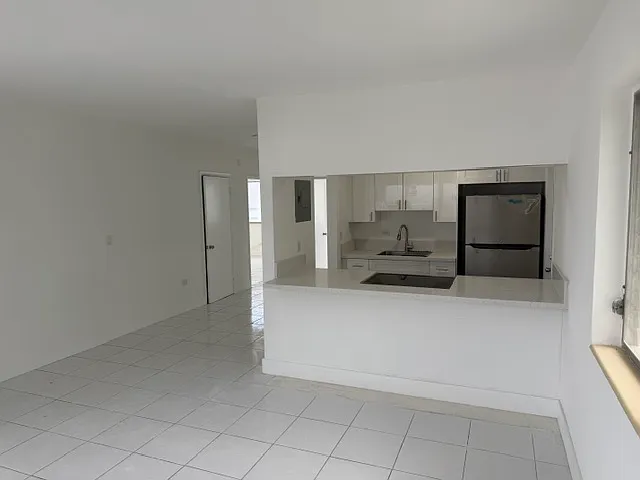 8017 Byron Ave #6 — Photo 7