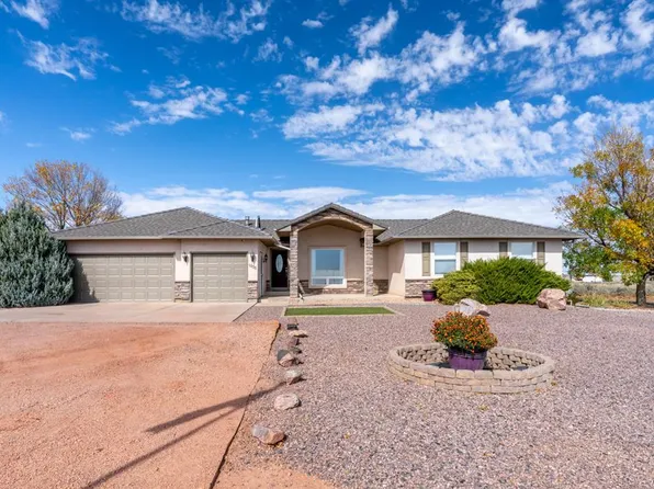 1035 E Longsdale Dr, Pueblo West, CO 81007