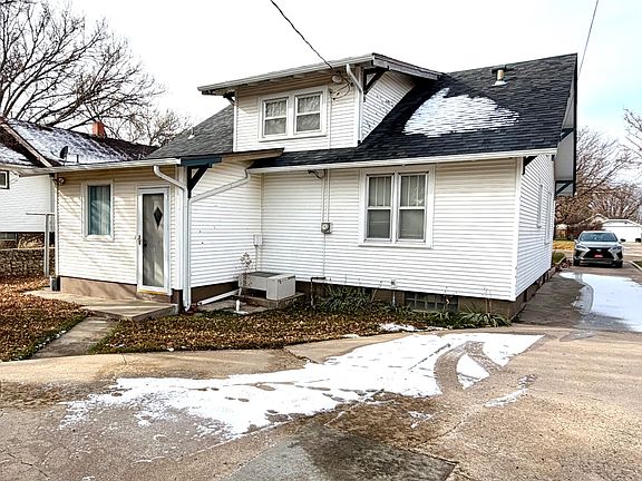 3rd image of 416 S Benton St