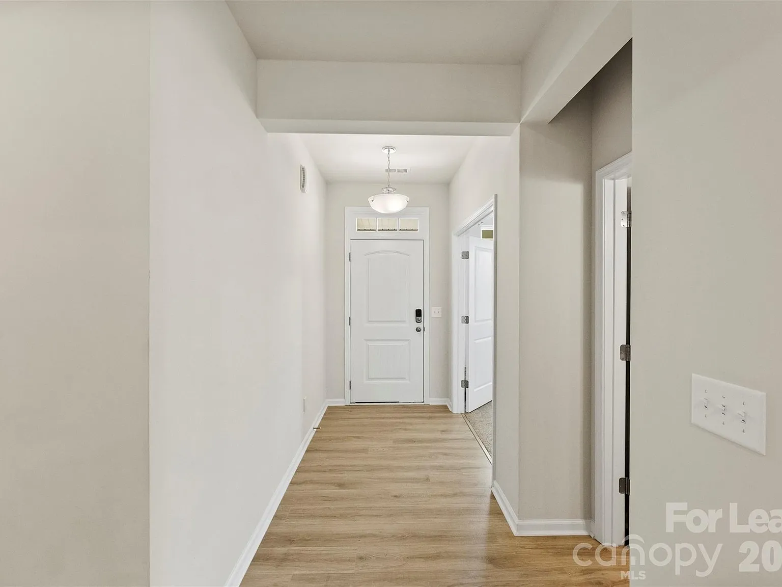 4 bed, 2.5 bath, 3371 sqft, $3,500 — Photo 4