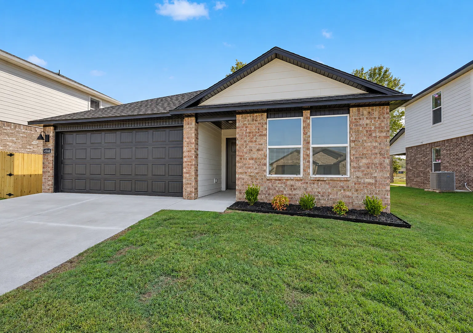 BrandNew 4 Bed / 3 Bath Home with Modern Finishes — Photo 2