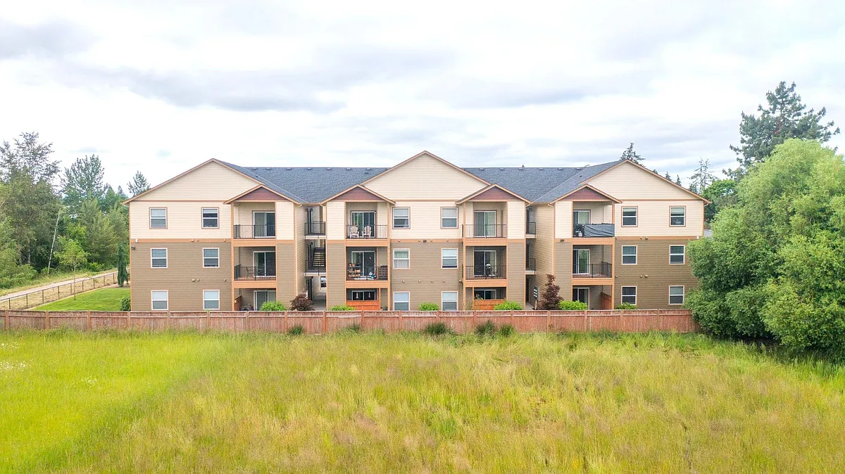 Building Photo - Riverbend Apartments