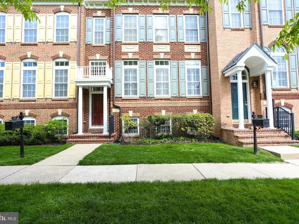 13 Doyle St, Doylestown, PA 18901