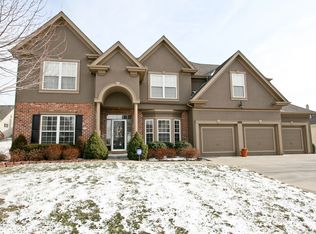 8615 N Oakland Ave, Kansas City, MO 64157