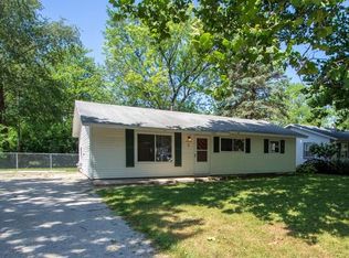 1305 Scottsdale Dr, Champaign, IL