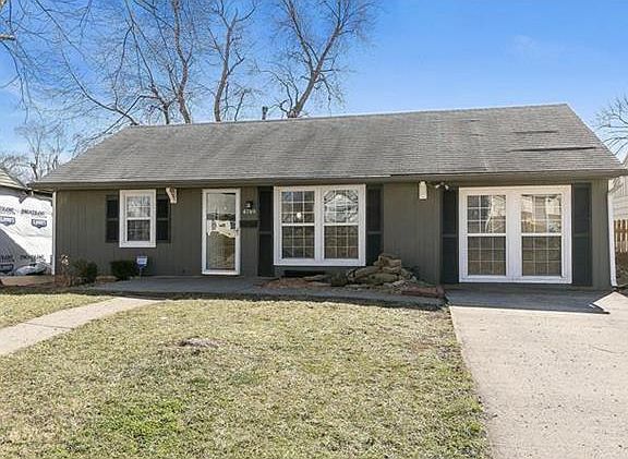 2nd image of 4749 Woodend Ave