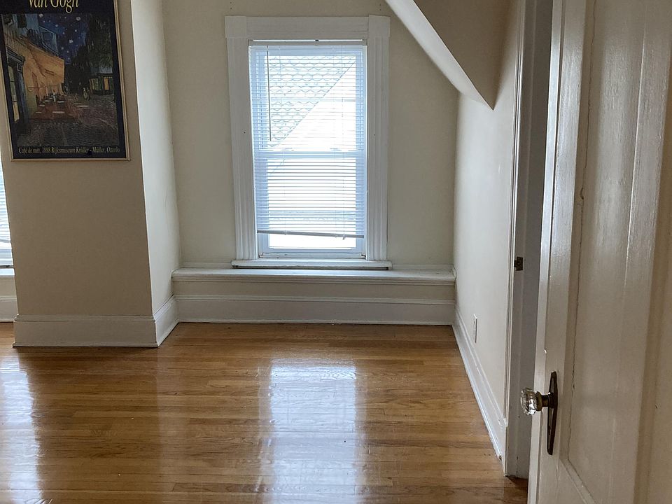 1st image of 89 Willow St #3