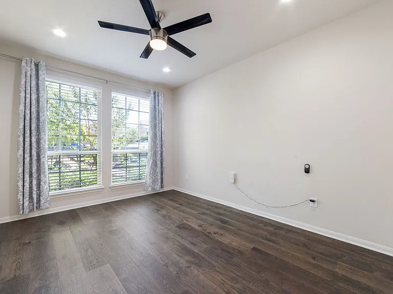5104 Alonso Dr — Photo 17