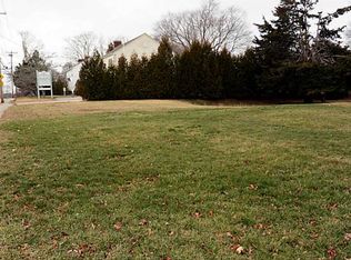 32 Wells St, Westerly, RI 02891