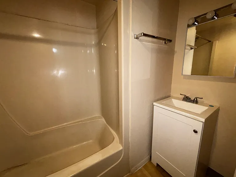 519 Crosby St #5 — Photo 2