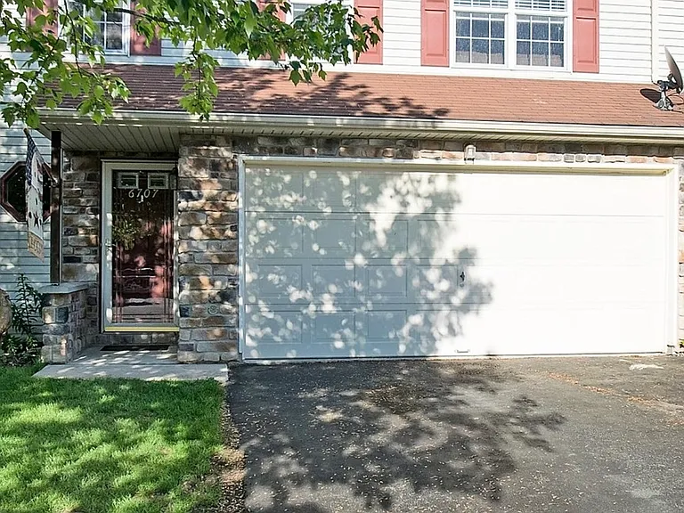 6707 Jefferson Ct — Photo 1