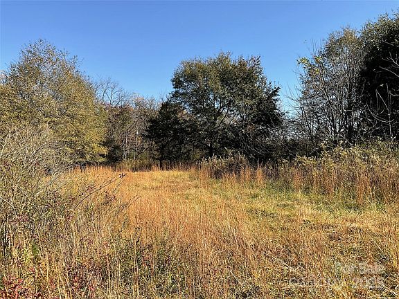 3rd image of 1448 Derby Dr