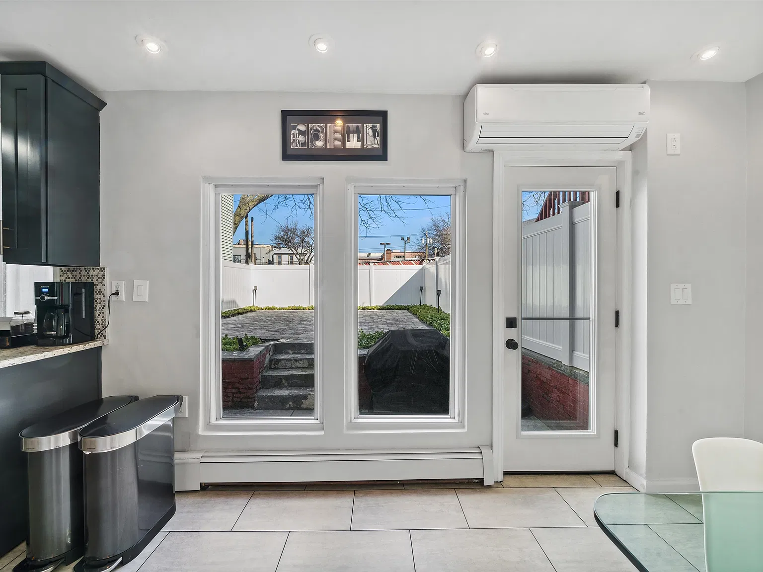 3 bed, 2.0 bath, $3,200 — Photo 4